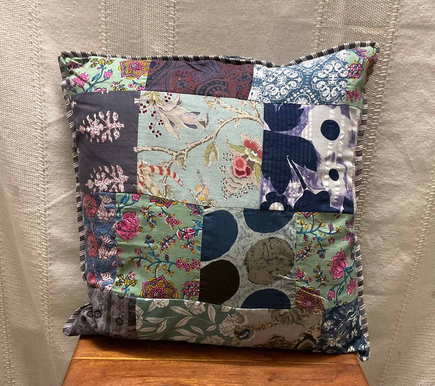 Dumka 50x50 In.