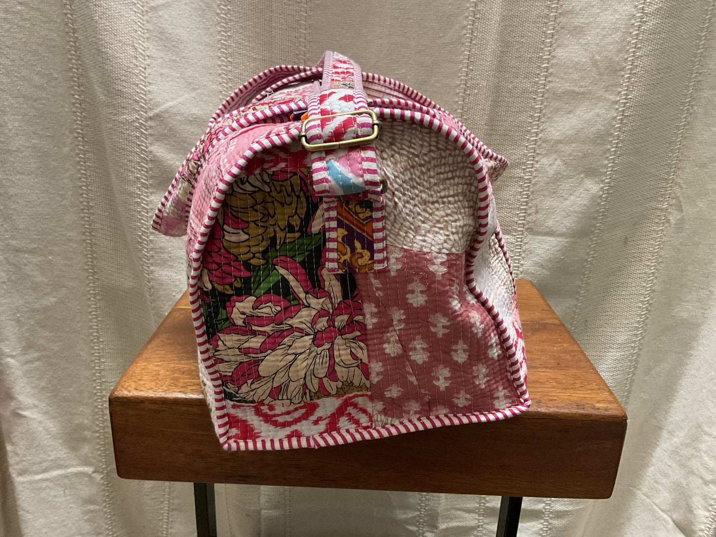 Durgapur O2 pink duffelbag In.