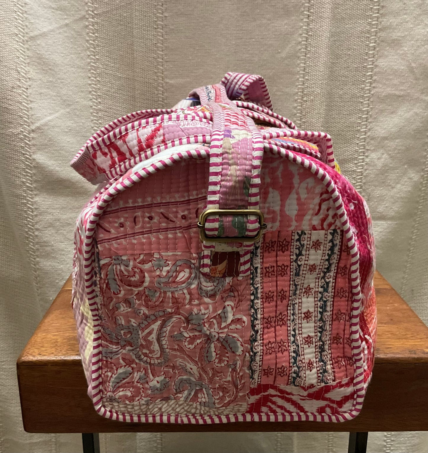 Durgapur O1 pink duffelbag In.