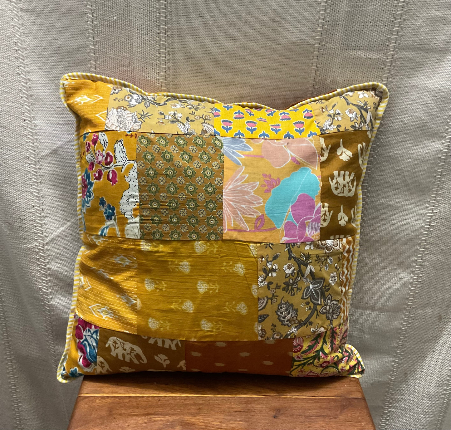Dumka 50x50 In.